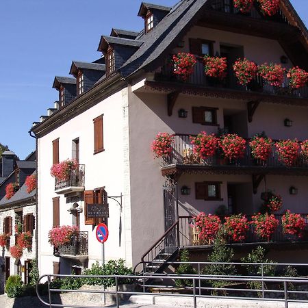 Besiberri Hotel Arties Exterior photo